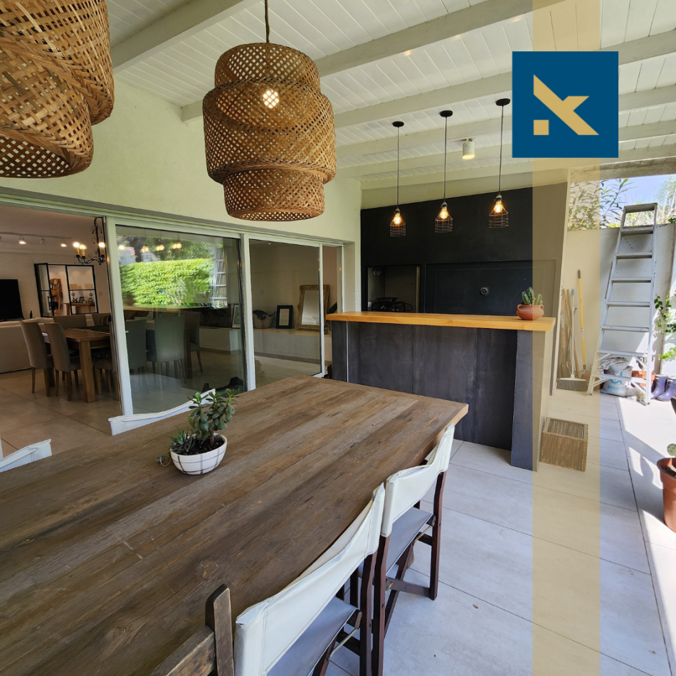 MODERNA CASA EN BOSQUE ALEGRE