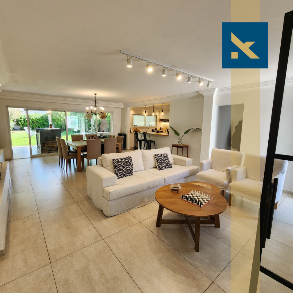 MODERNA CASA EN BOSQUE ALEGRE