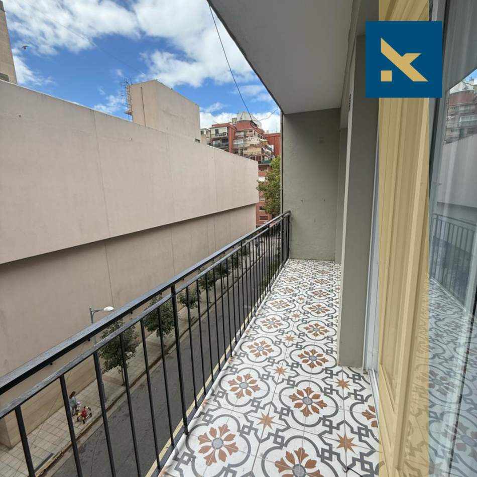 3 AMB CON BALCON - PLAZA COLON