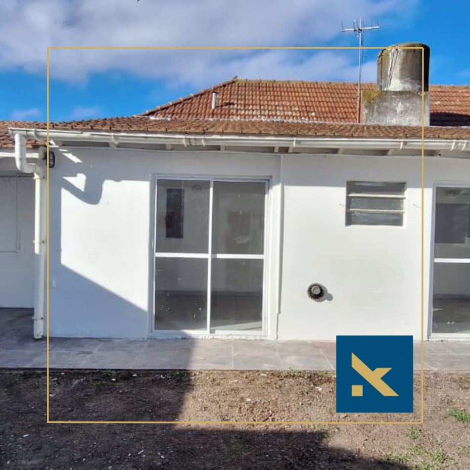 CASA RECICLADA EN VENTA - F. ACOSTA AL 5000