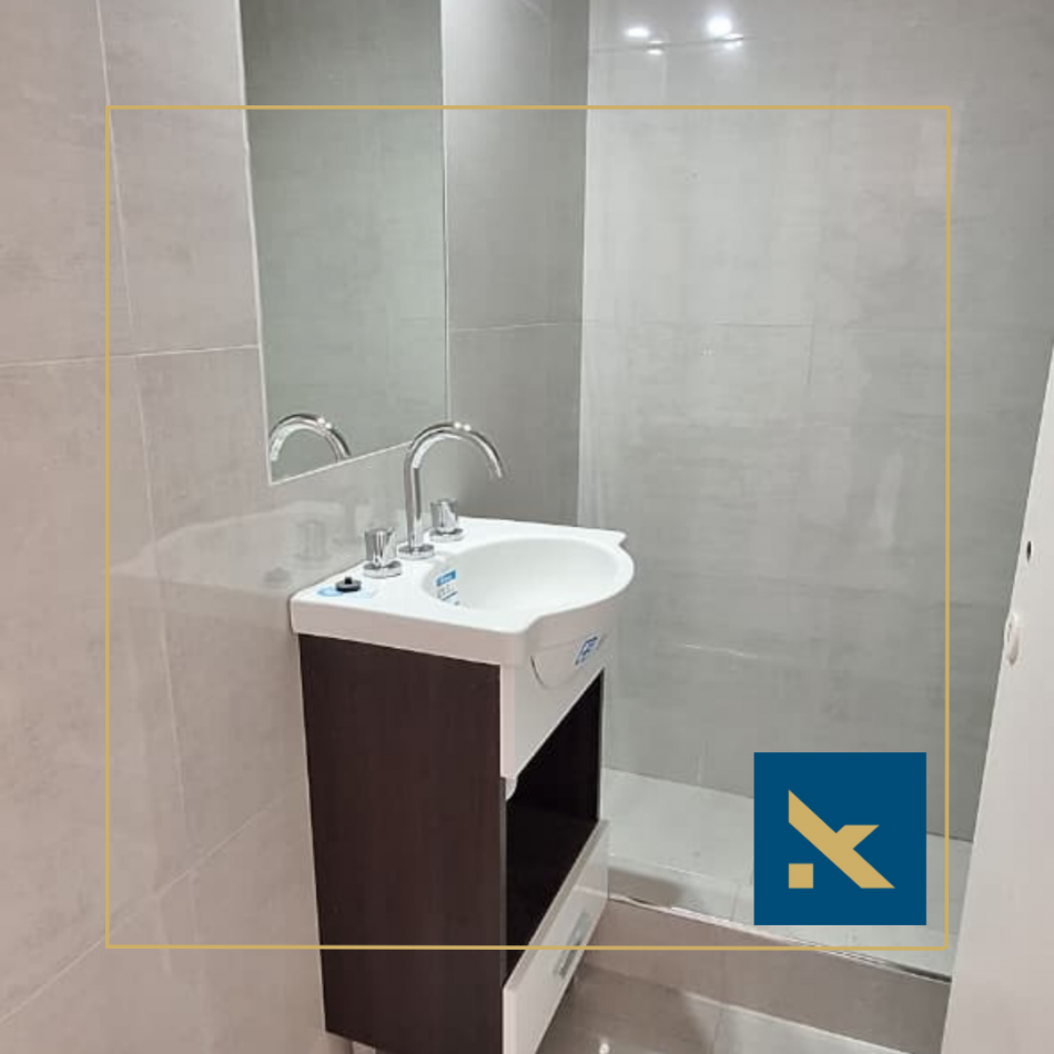 CASA RECICLADA EN VENTA - F. ACOSTA AL 5000