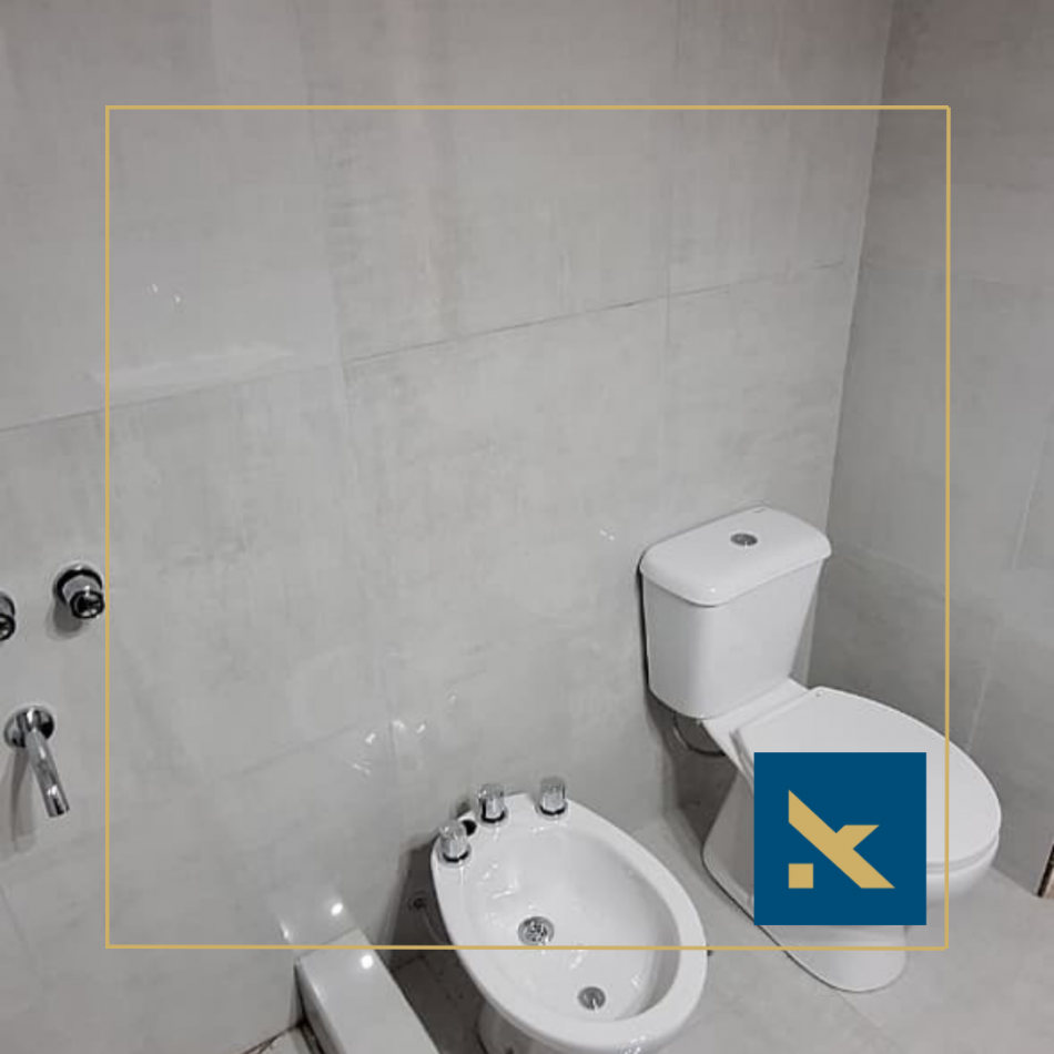 CASA RECICLADA EN VENTA - F. ACOSTA AL 5000