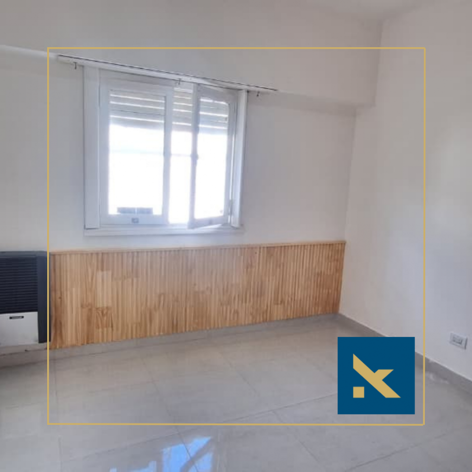 CASA RECICLADA EN VENTA - F. ACOSTA AL 5000