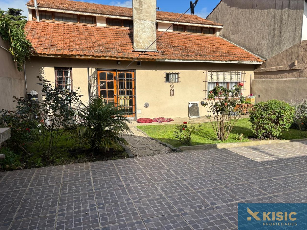 CASA EN VENTA - FLORENCIO SANCHEZ 1500