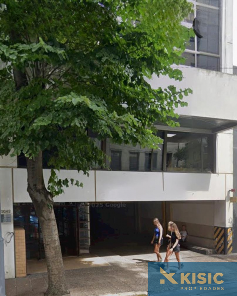 COCHERA EN VENTA - ZONA CENTRO